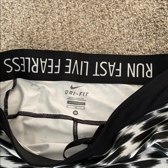 Nike leggings - Picture 2 of 2